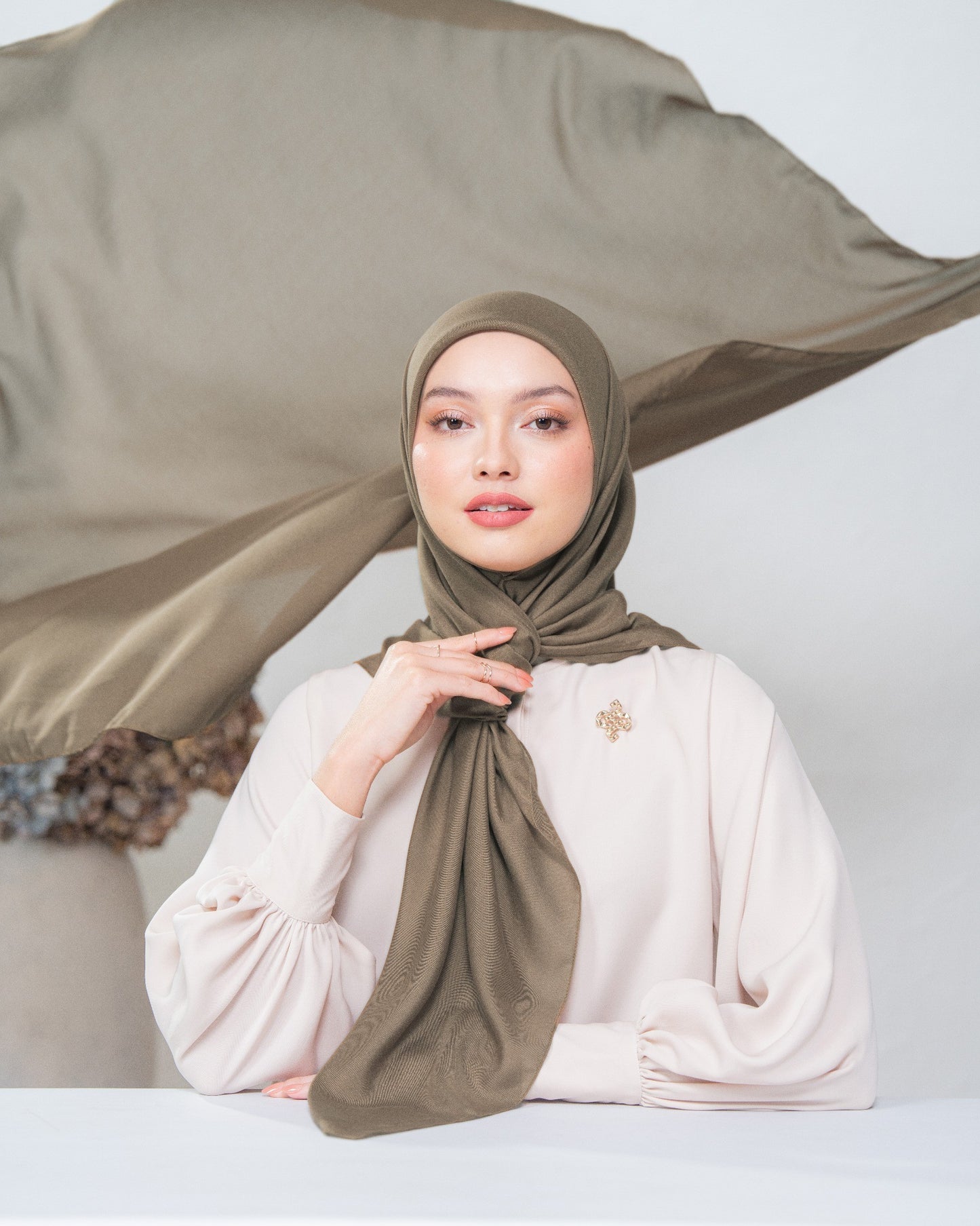 Heaven Lights - Voal Plain - Plain Square Voal Hijab