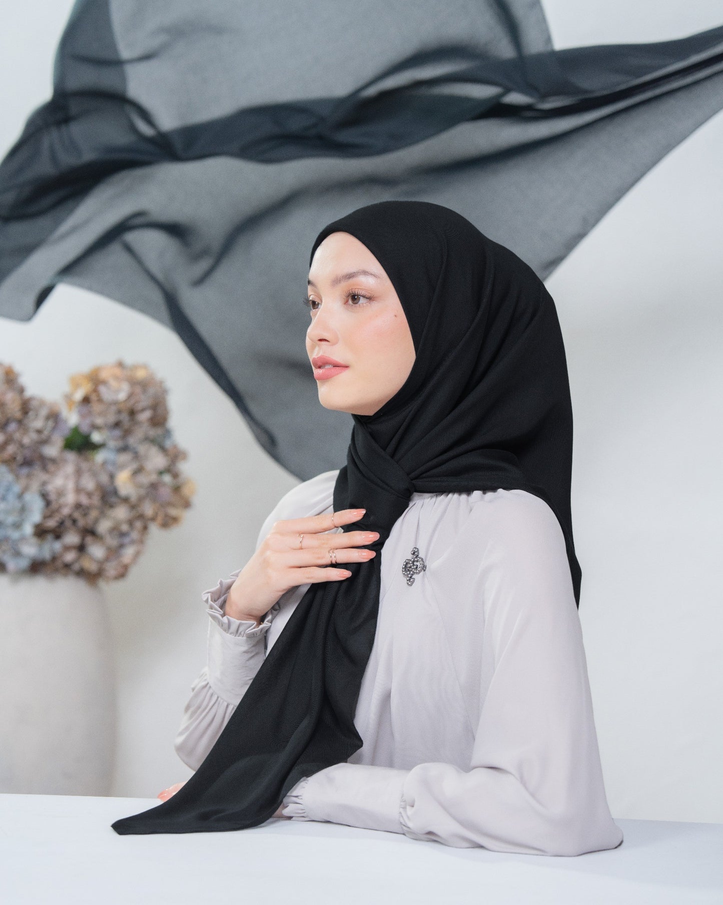 Heaven Lights - Voal Plain - Plain Square Voal Hijab