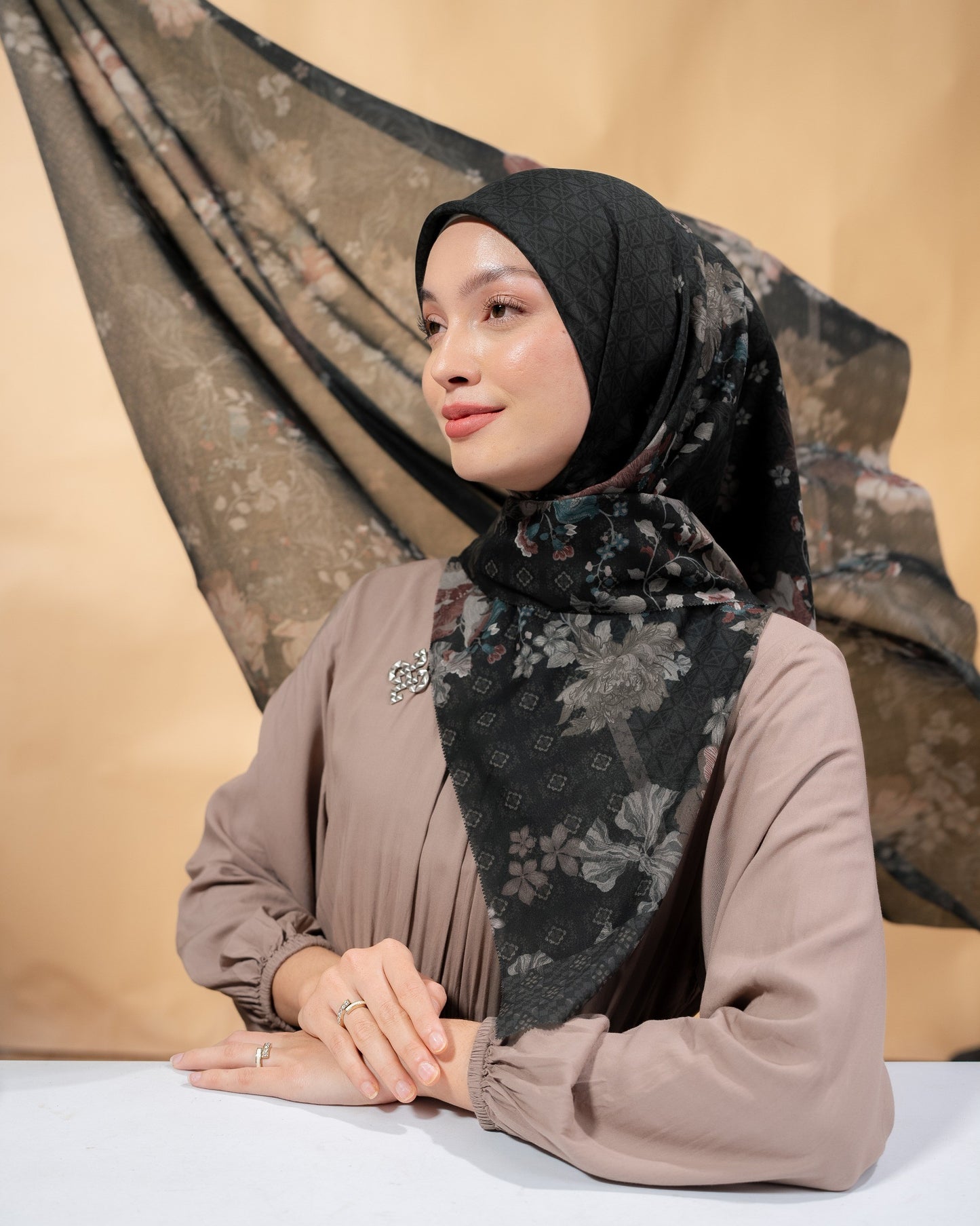 Agra Scarf