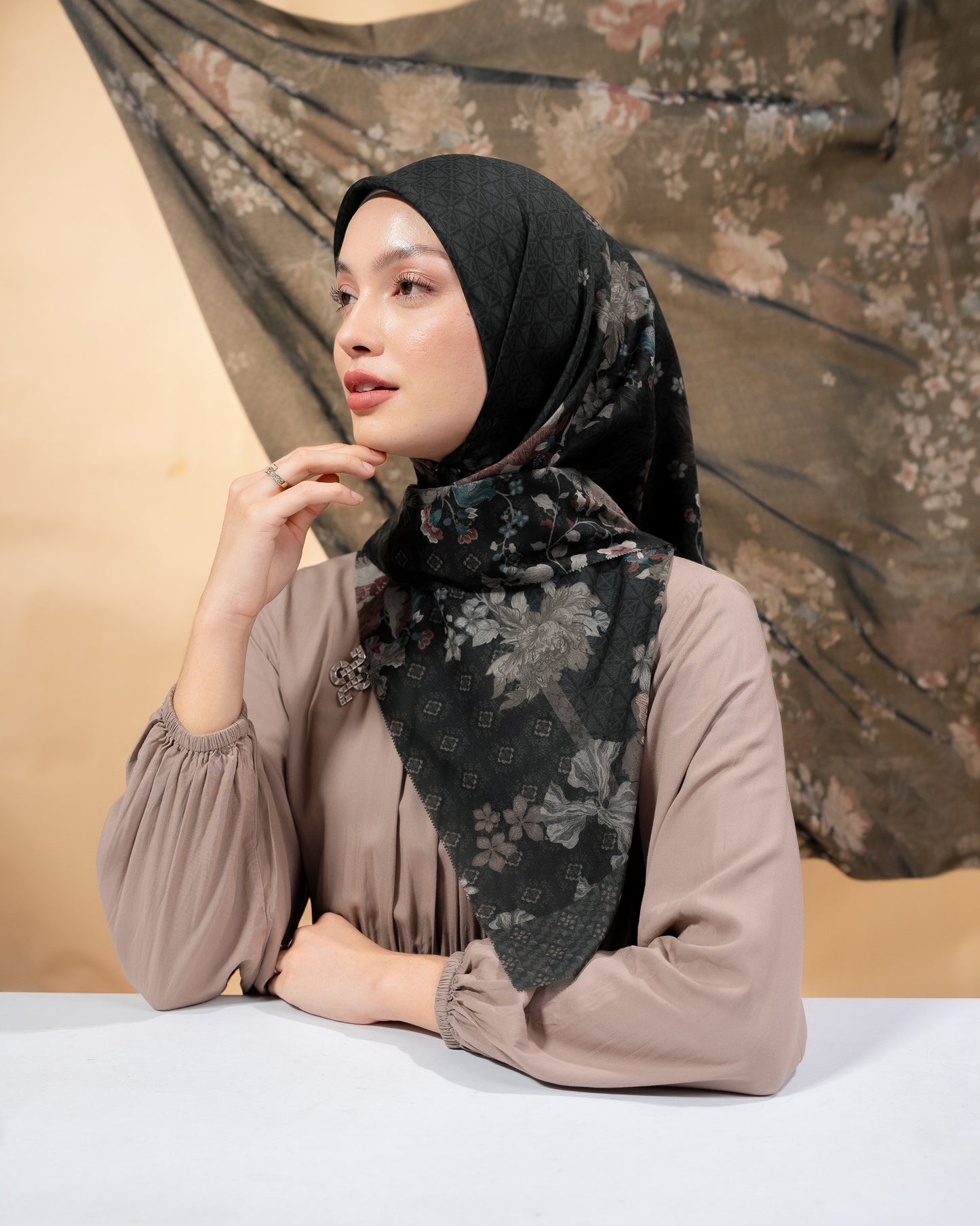 Agra Scarf