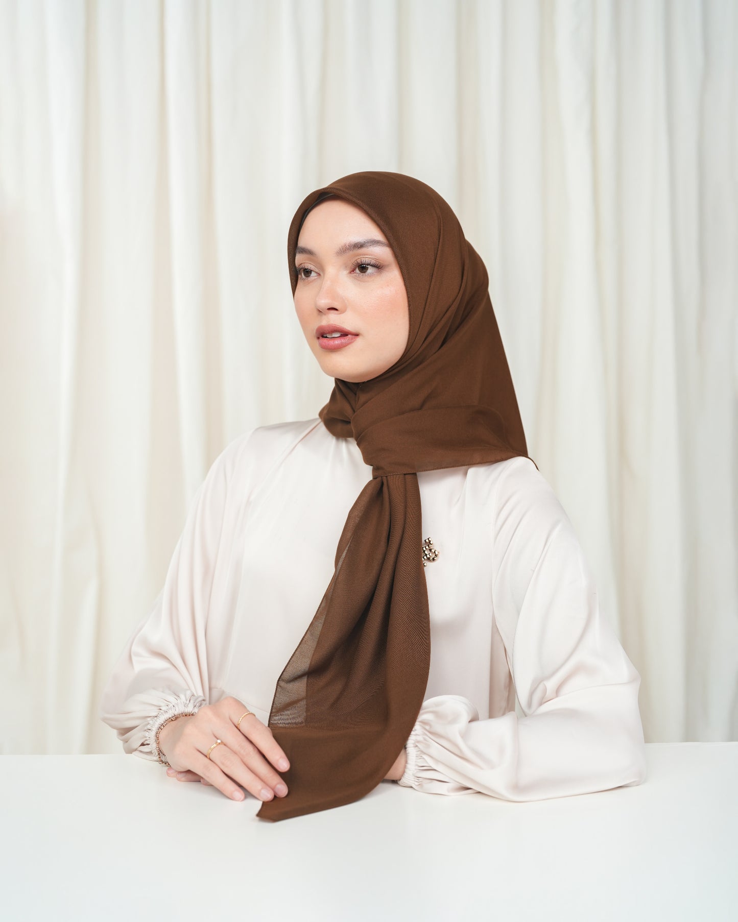 Heaven Lights - Voal Plain - Plain Square Voal Hijab