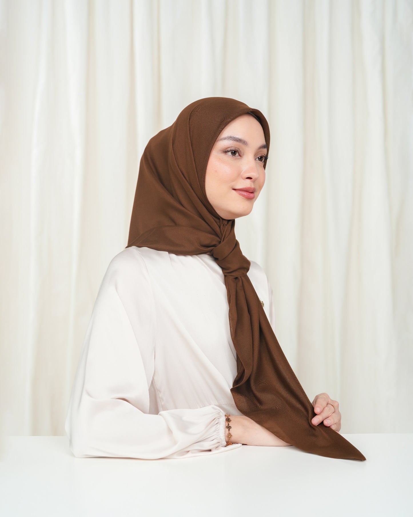 Heaven Lights - Voal Plain - Plain Square Voal Hijab