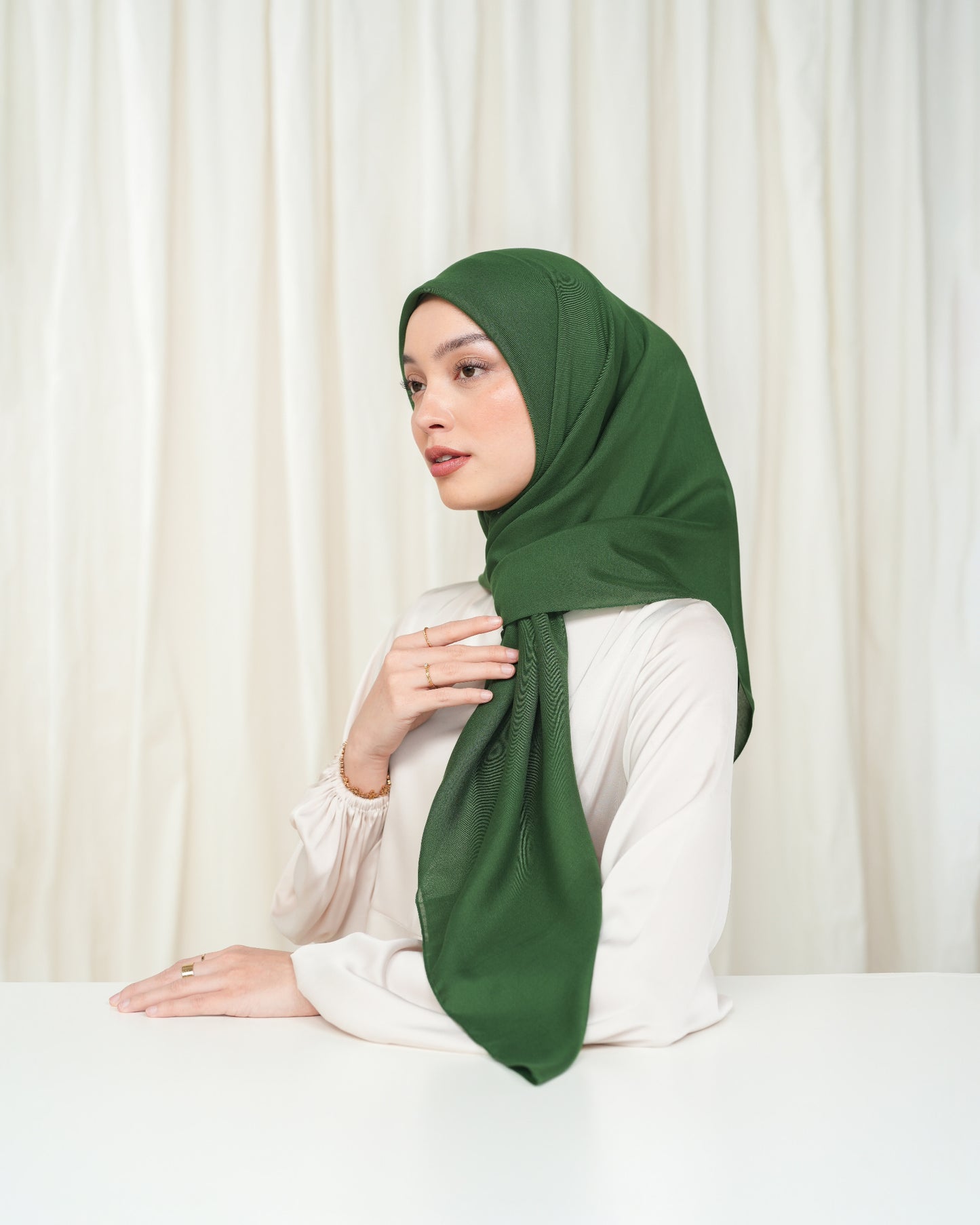 Heaven Lights - Voal Plain - Plain Square Voal Hijab