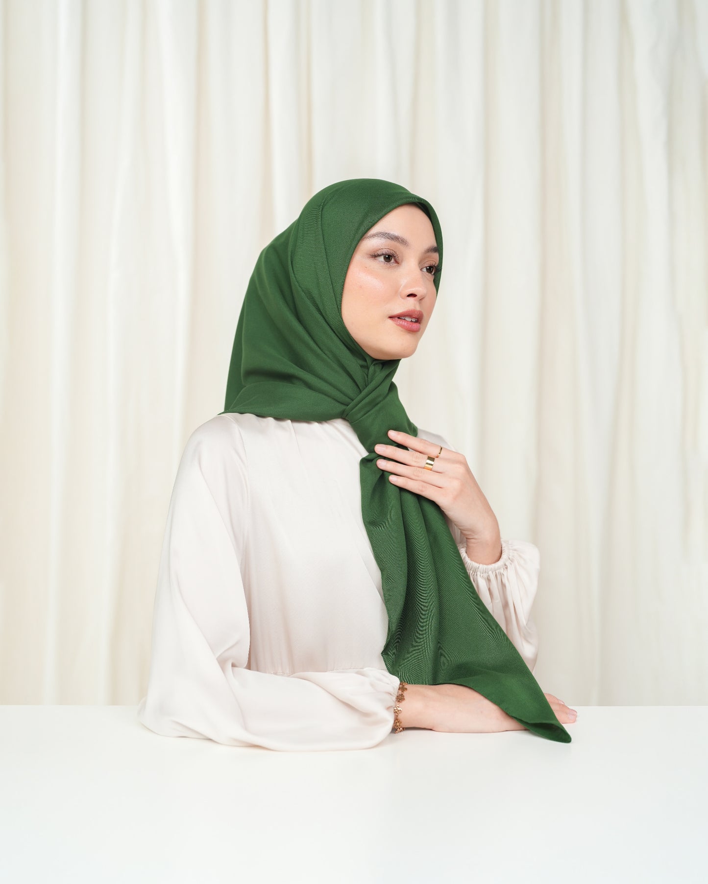Heaven Lights - Voal Plain - Plain Square Voal Hijab
