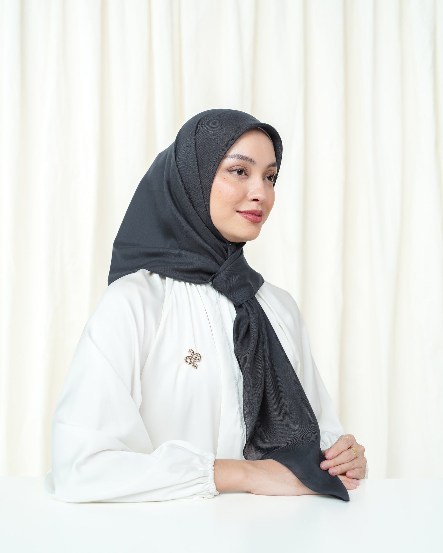 Heaven Lights - Voal Plain - Plain Square Voal Hijab