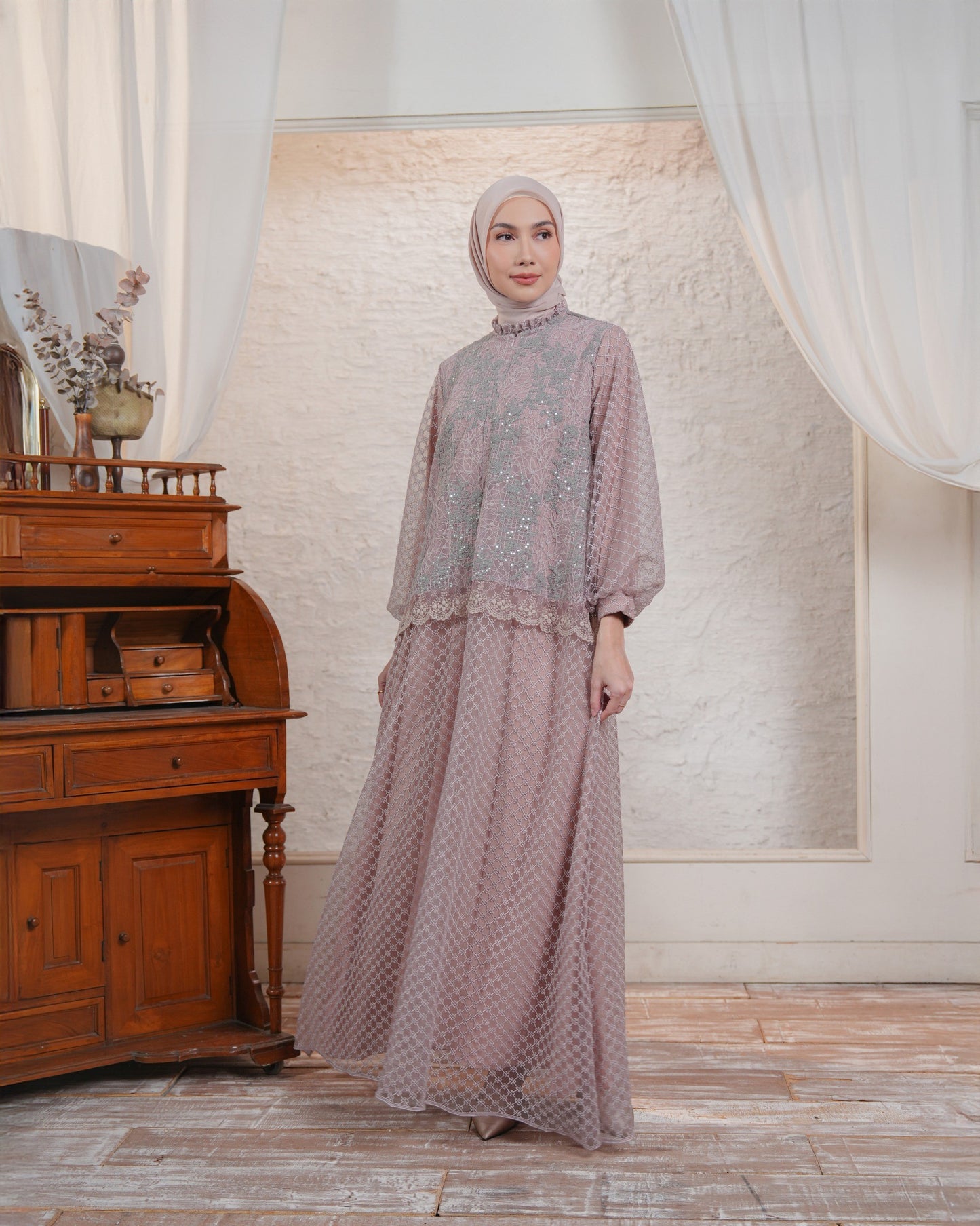 Nafeeza Dress Privé