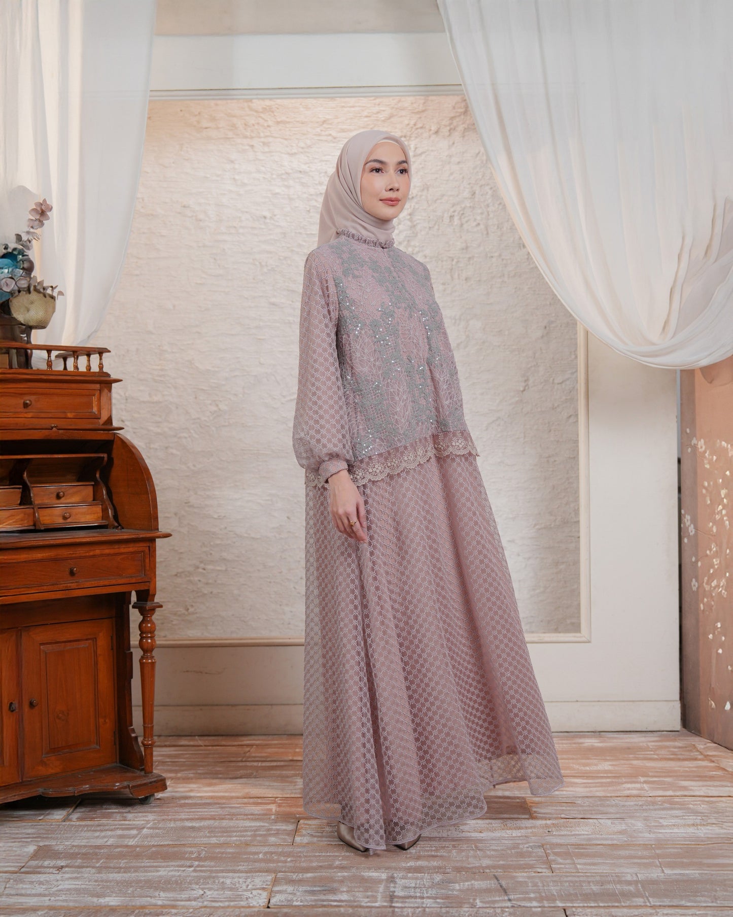 Nafeeza Dress Privé
