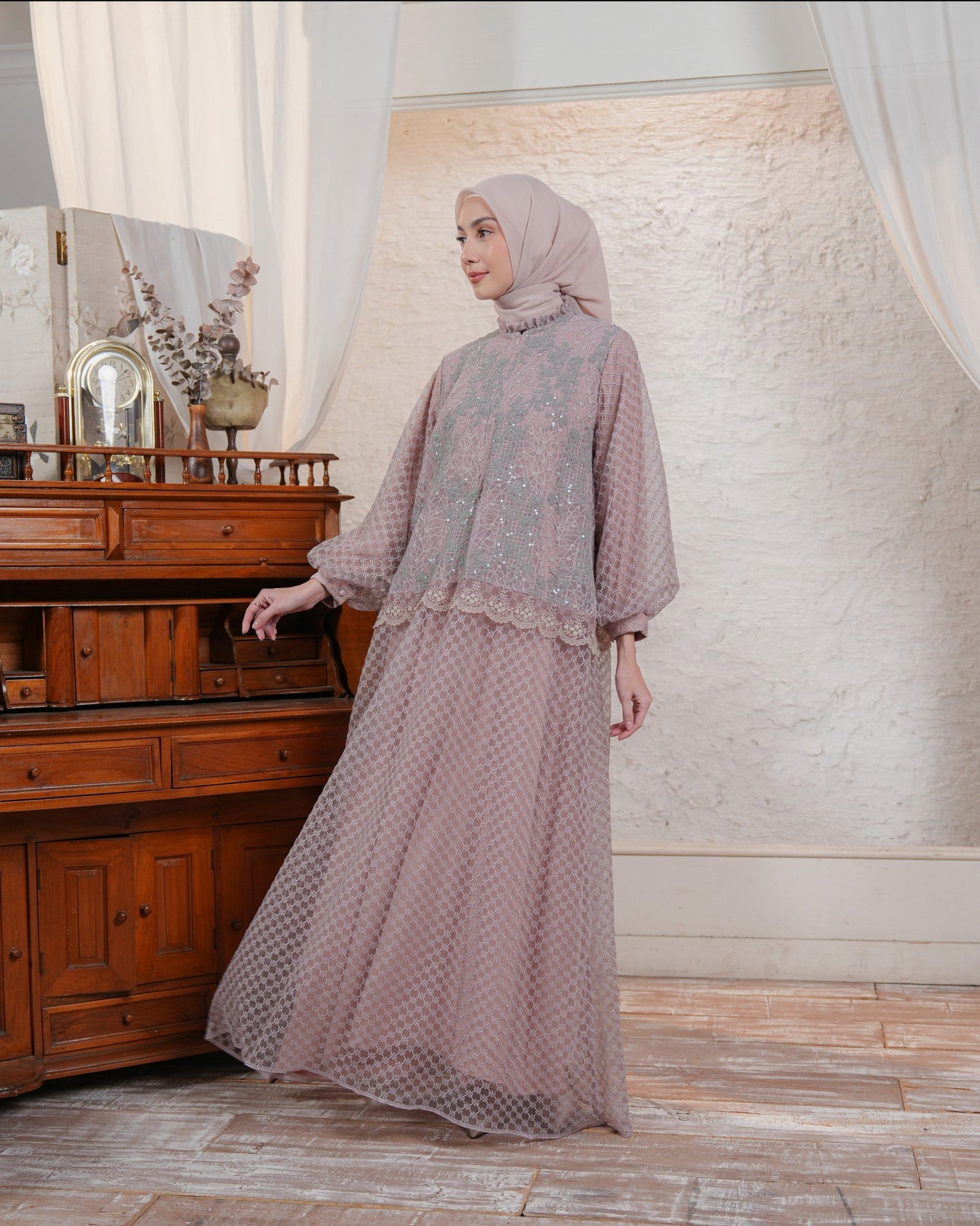 Nafeeza Dress Privé