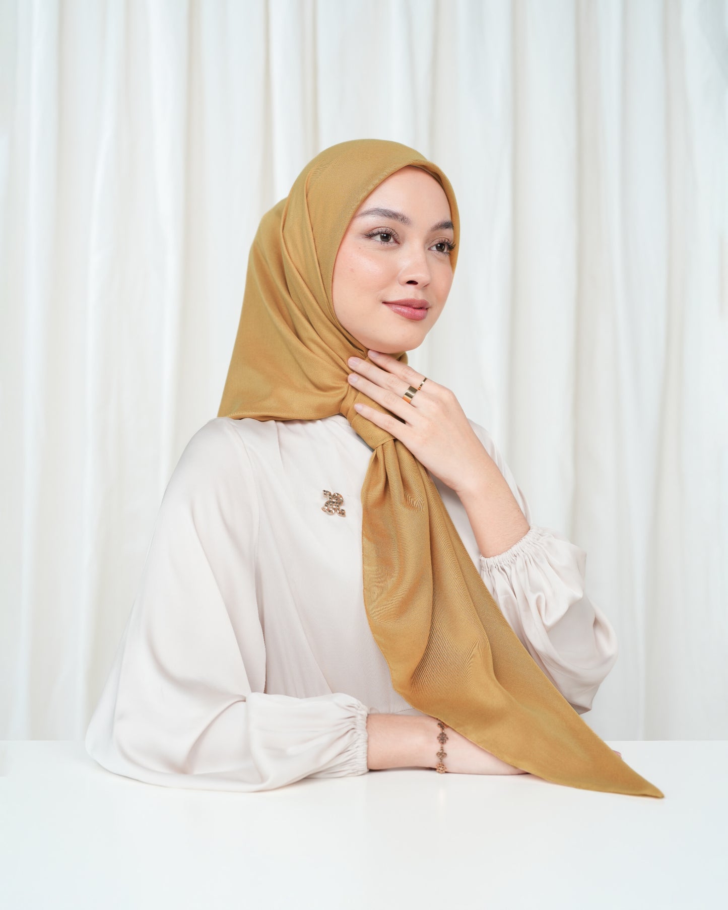 Heaven Lights - Voal Plain - Plain Square Voal Hijab