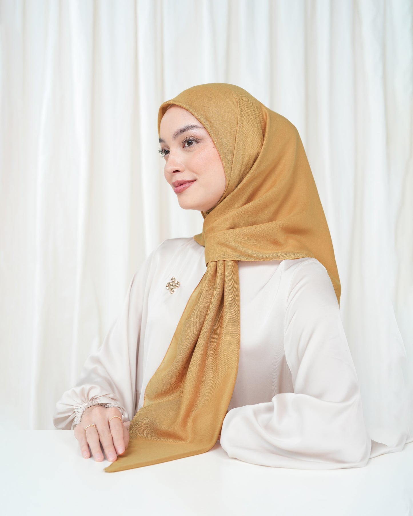 Heaven Lights - Voal Plain - Plain Square Voal Hijab