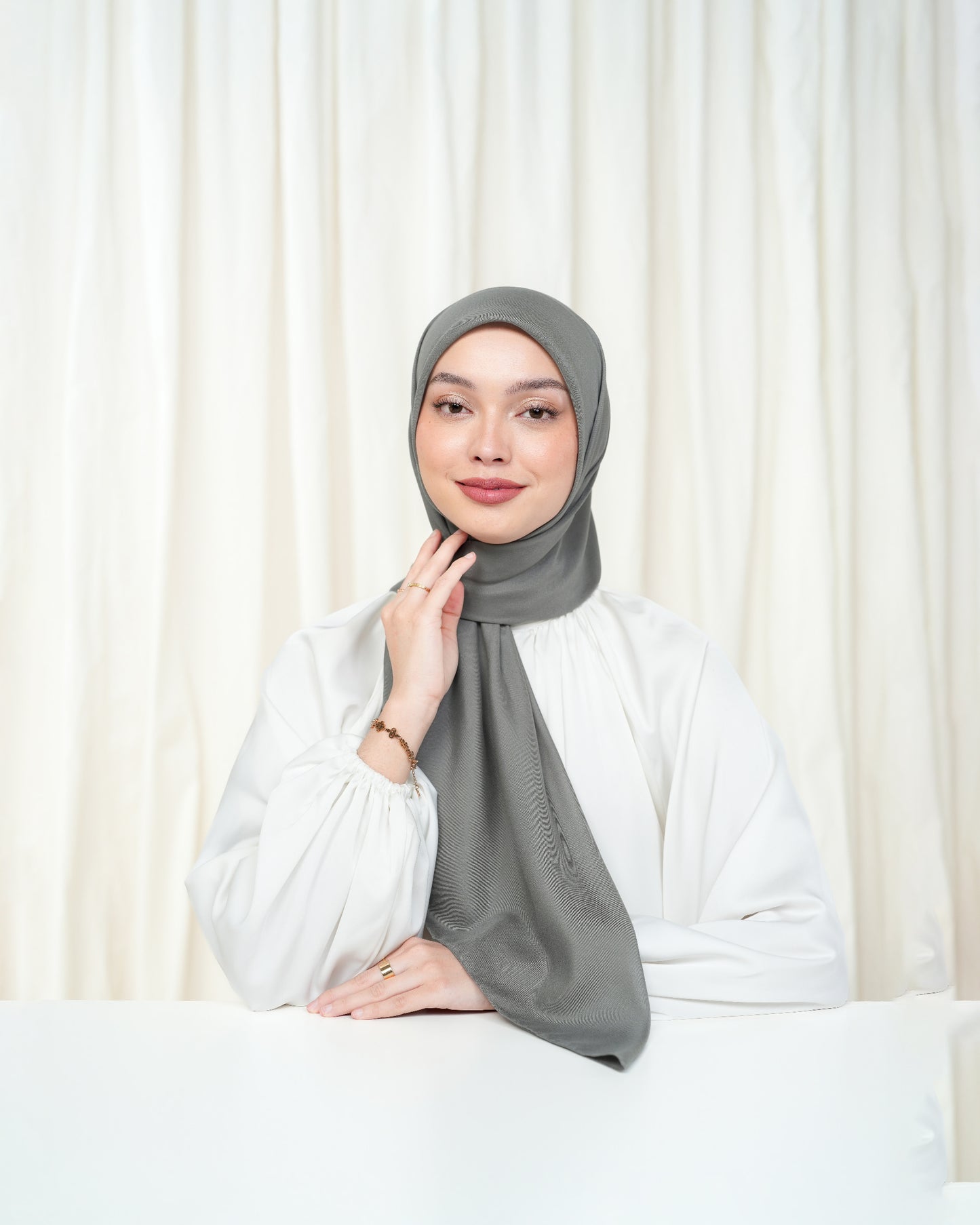 Heaven Lights - Voal Plain - Plain Square Voal Hijab