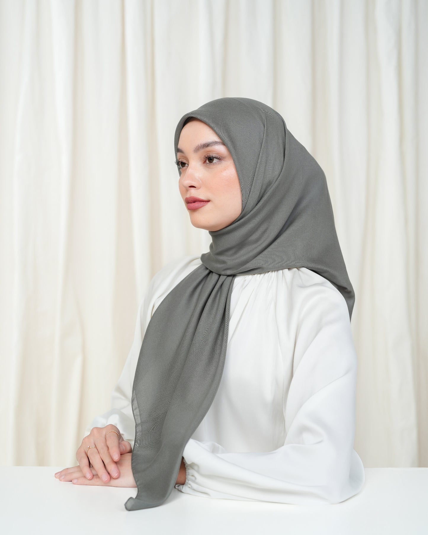 Heaven Lights - Voal Plain - Plain Square Voal Hijab
