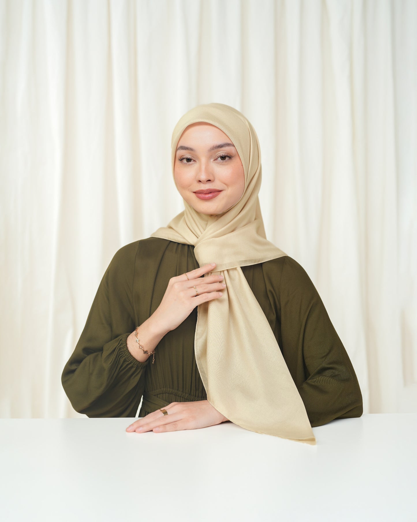 Heaven Lights - Voal Plain - Plain Square Voal Hijab
