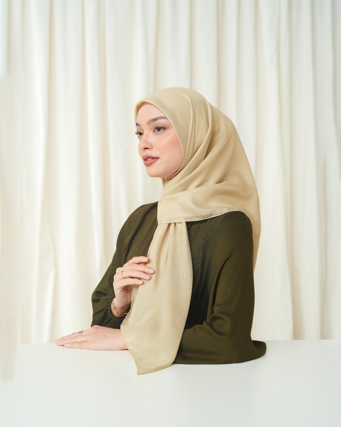 Heaven Lights - Voal Plain - Plain Square Voal Hijab