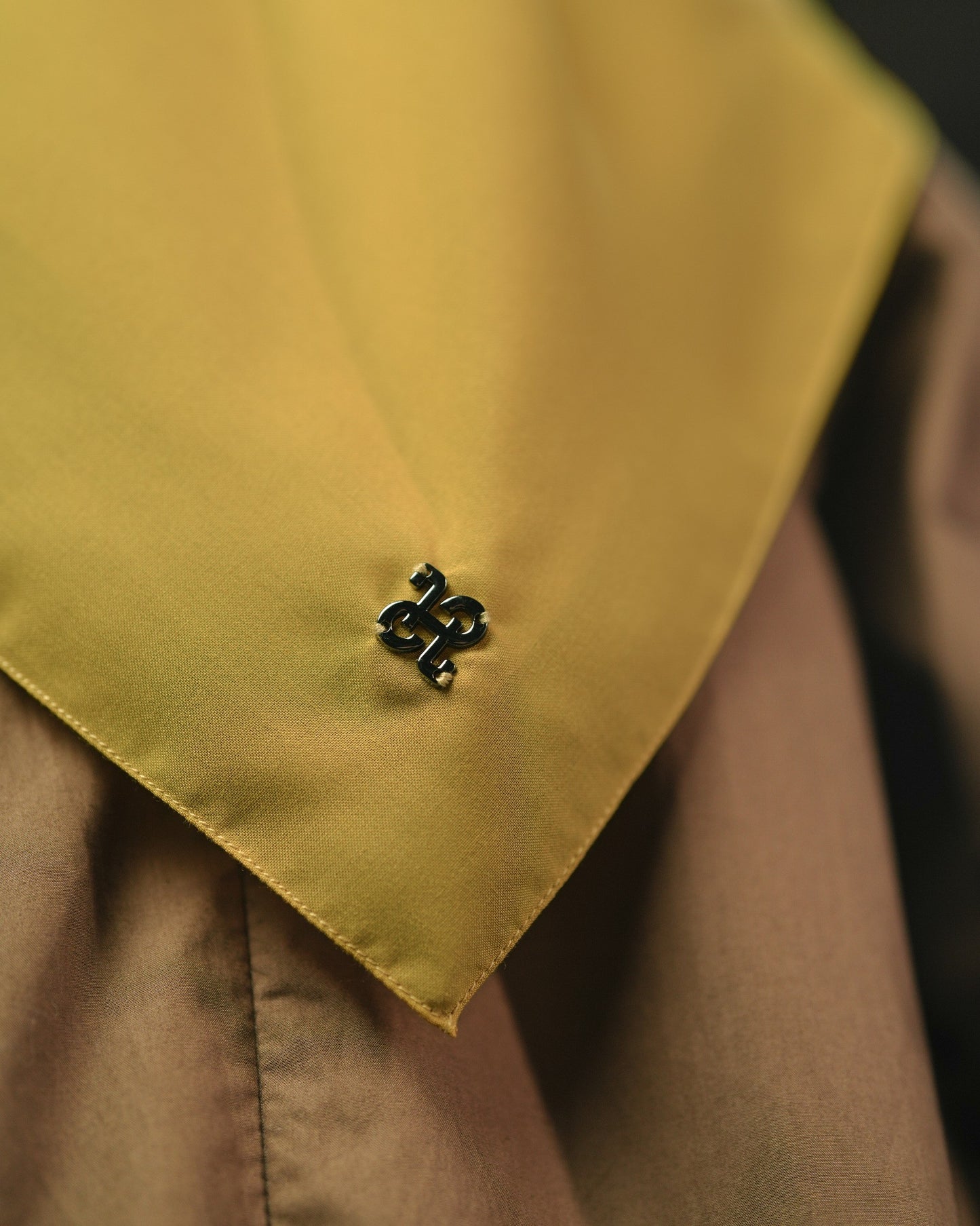 HL Voal Black Iron Logo