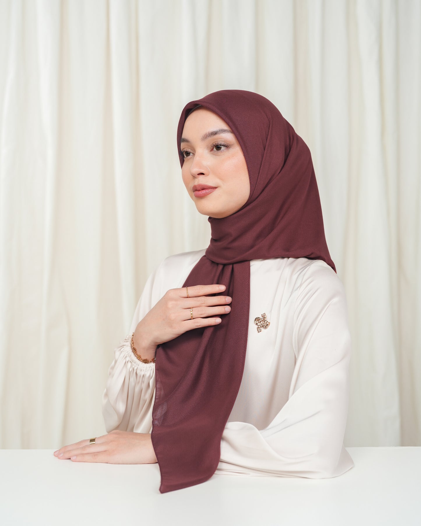 Heaven Lights - Voal Plain - Plain Square Voal Hijab