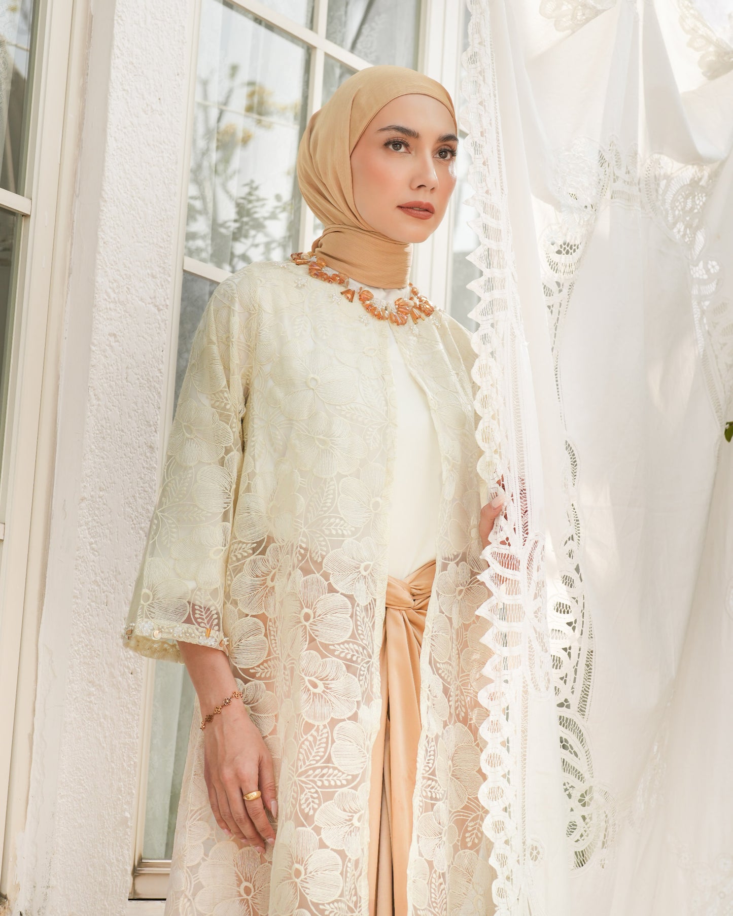Audrina Outer Privé