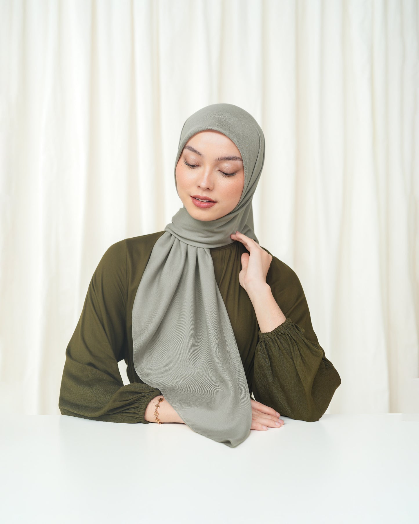 Heaven Lights - Voal Plain - Plain Square Voal Hijab