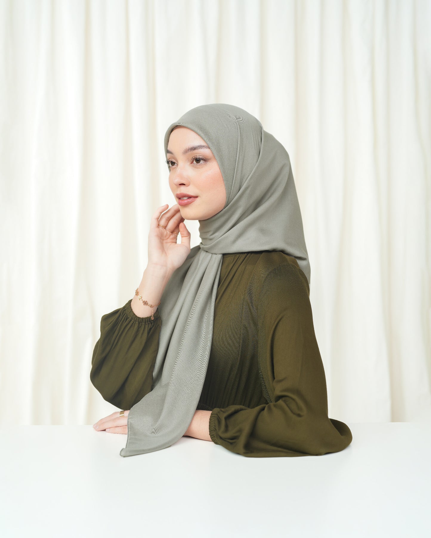 Heaven Lights - Voal Plain - Plain Square Voal Hijab