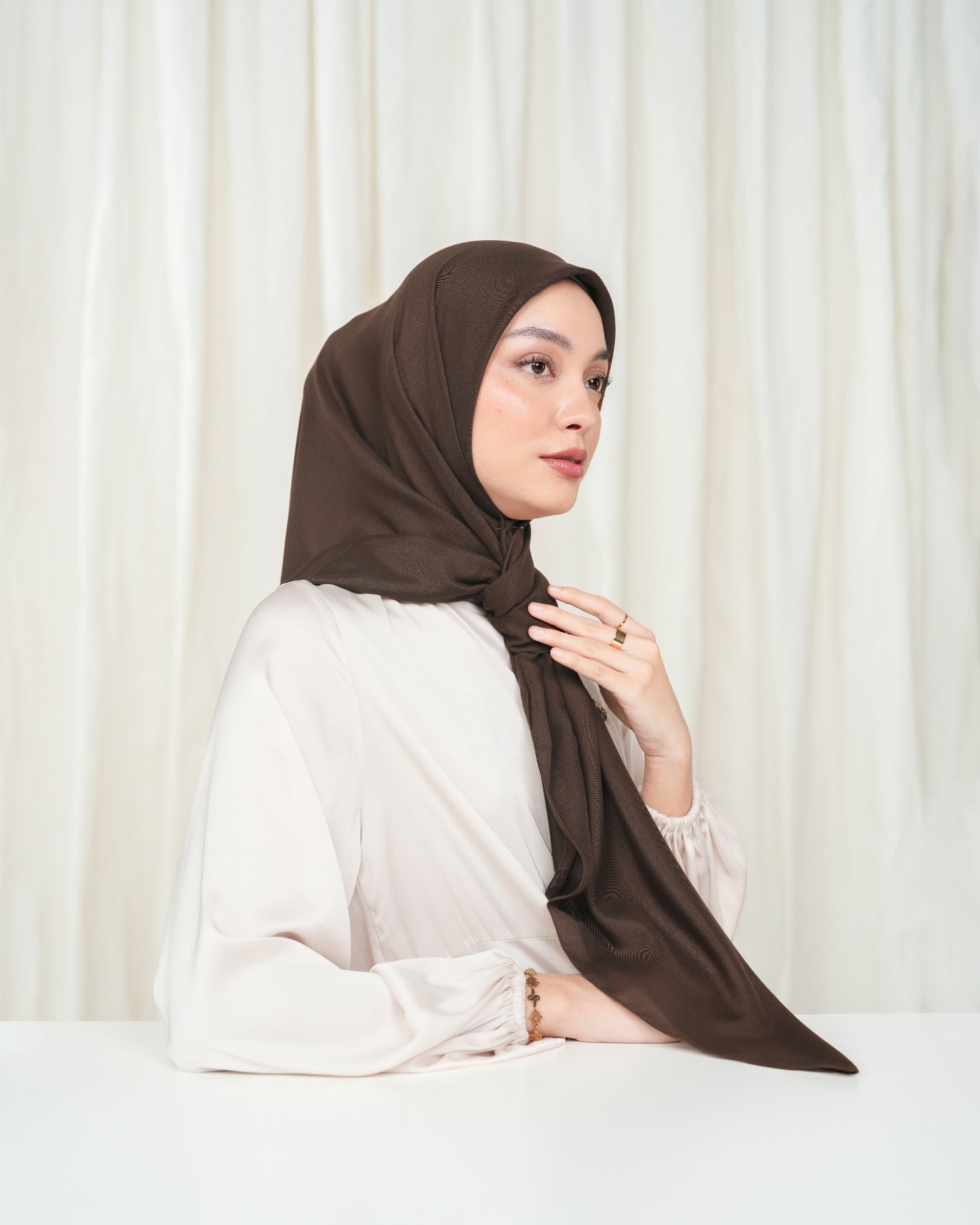 Heaven Lights - Voal Plain - Plain Square Voal Hijab