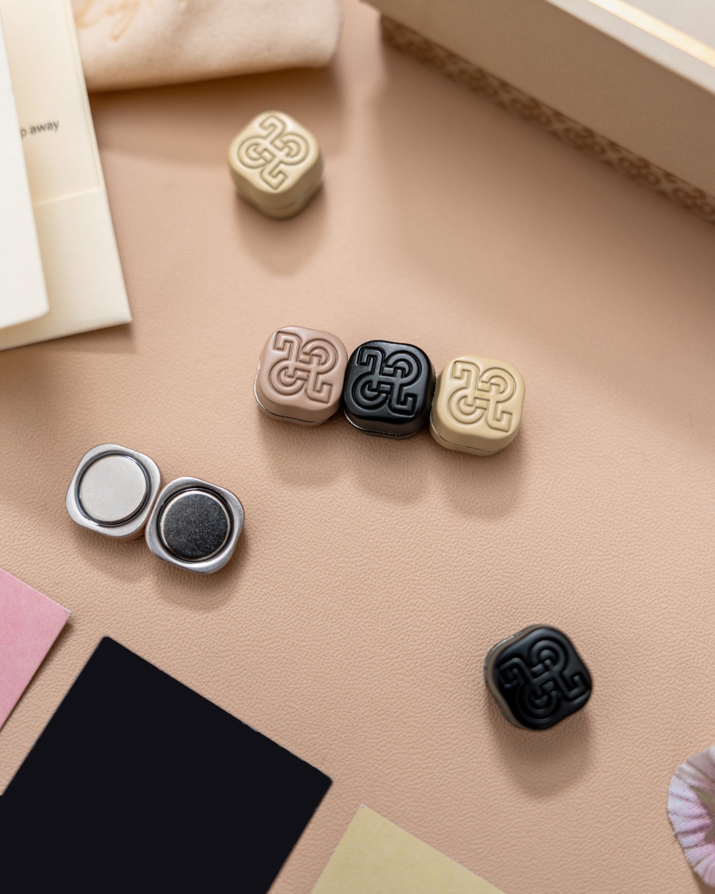 Autonoma Pin Magnet