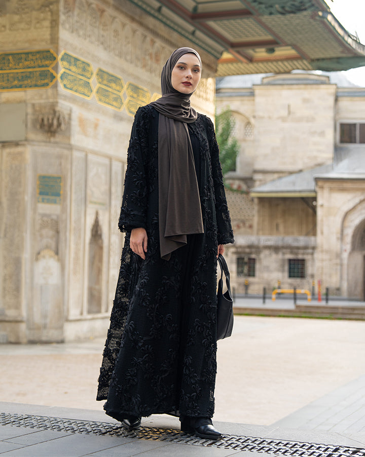 Noura Abaya