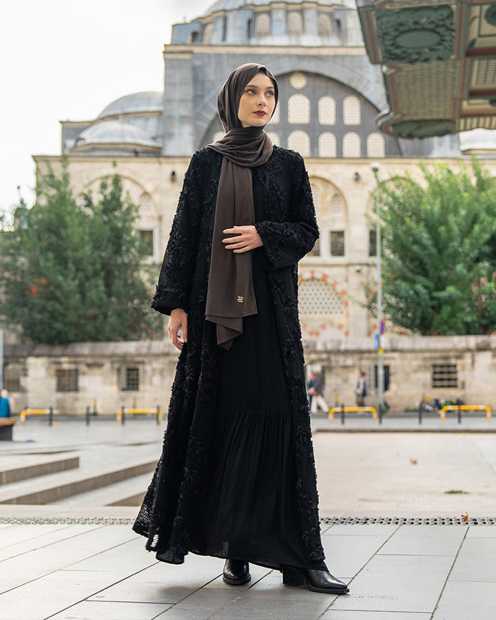 Noura Abaya