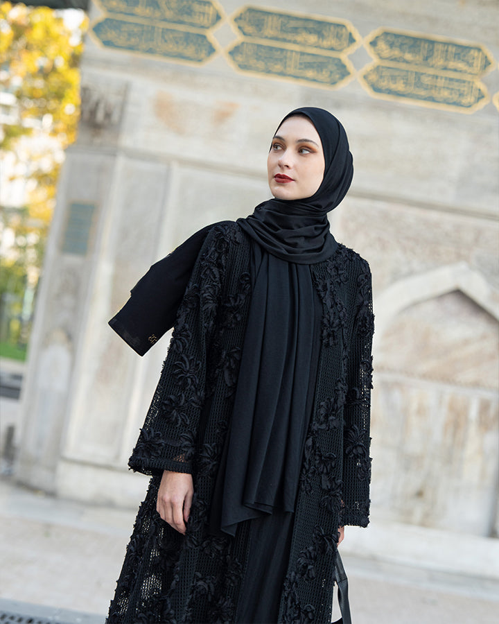 Noura Abaya