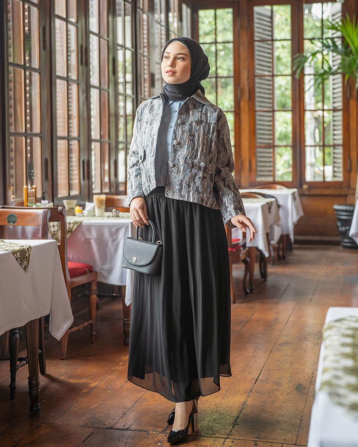 Heaven Lights - Shazia Crop Blazer - Women's Jaquard Crop Blazer