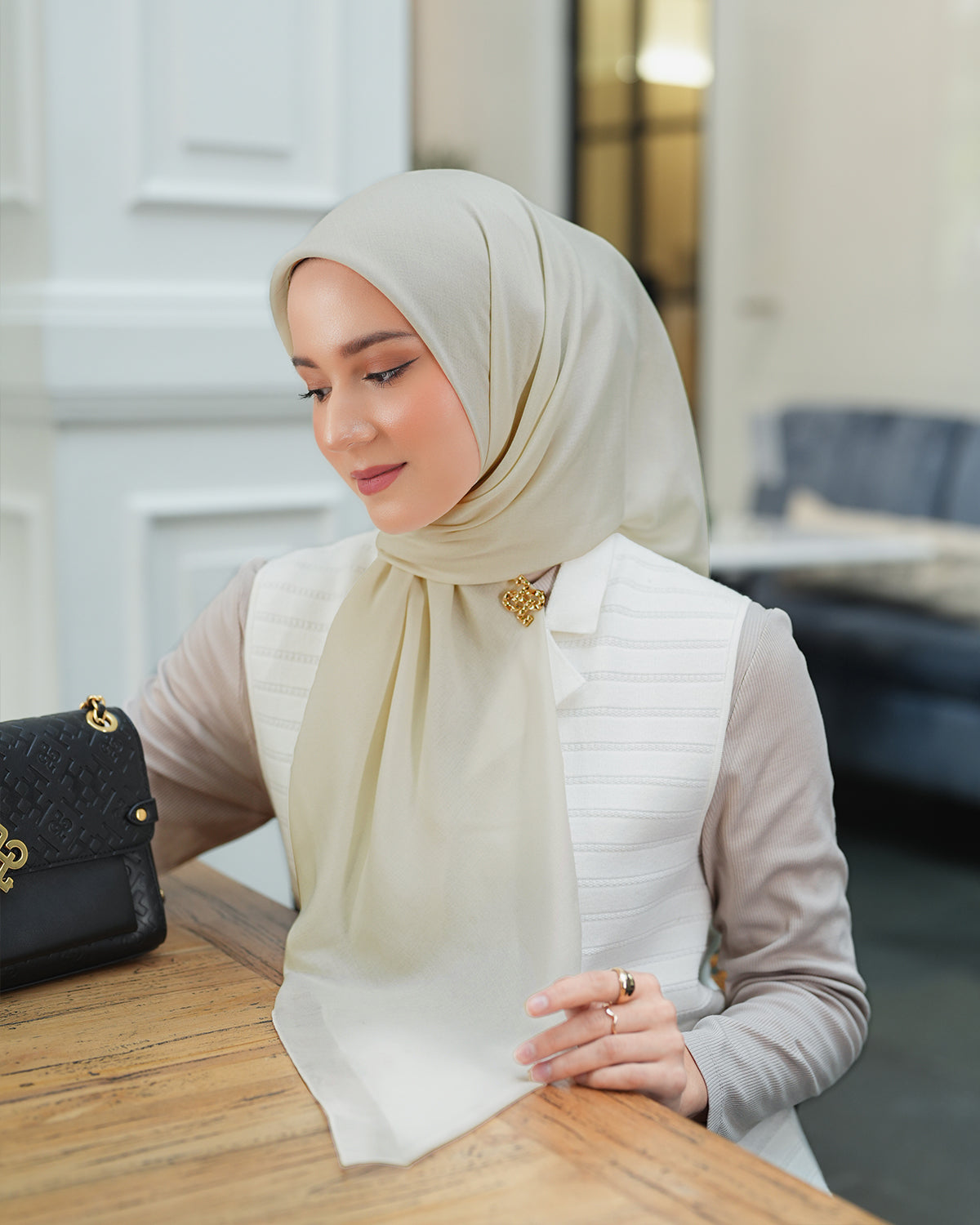 Heaven Lights - Voal Plain - Plain Square Voal Hijab