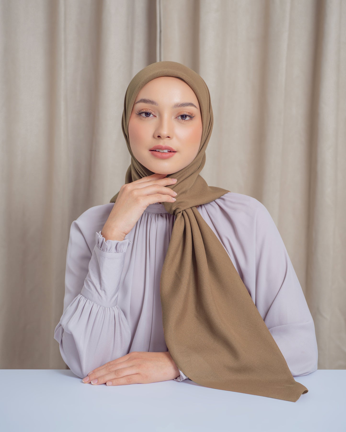 HL Voal Iron Black Logo