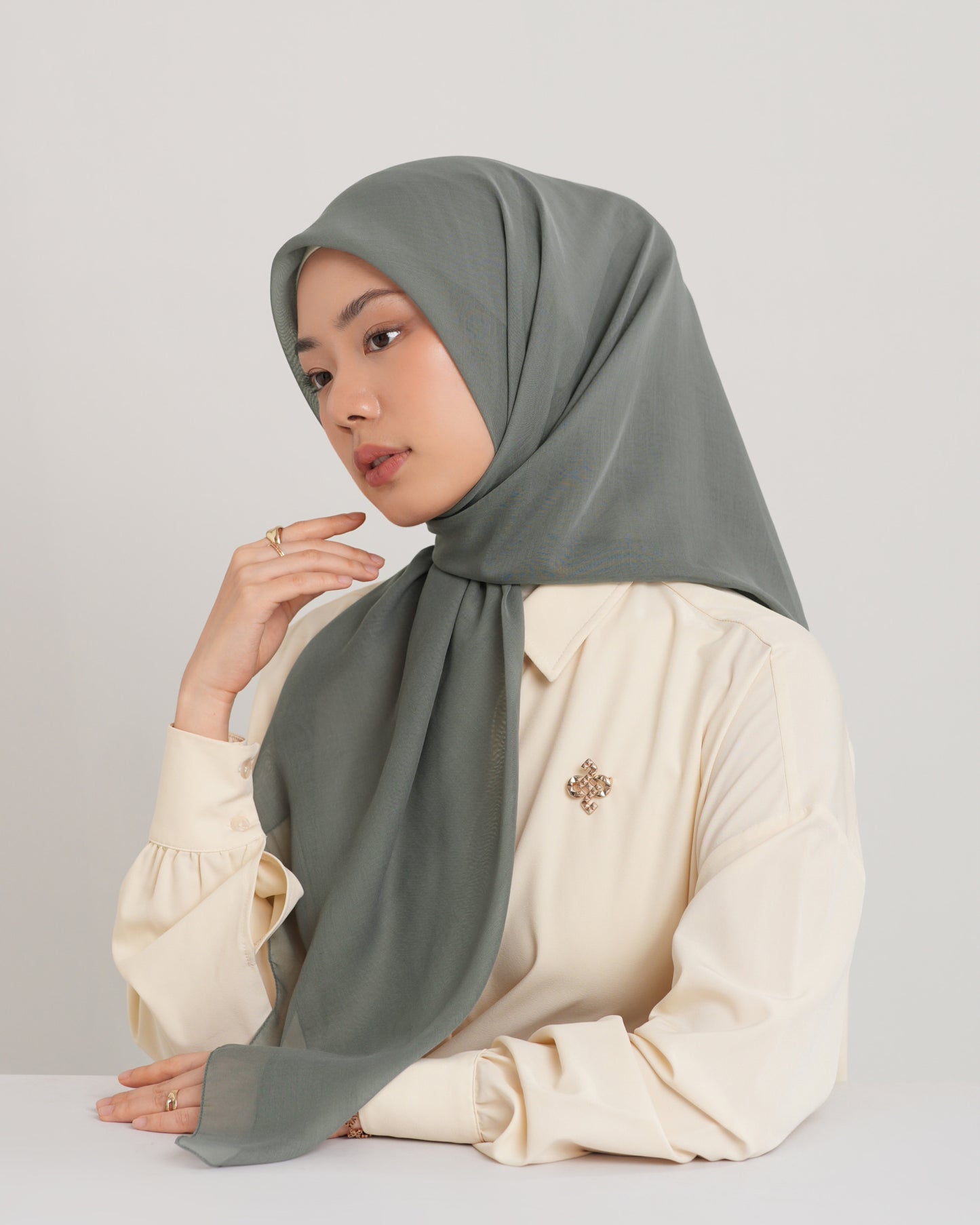 New HL Paris with Diamond Logo