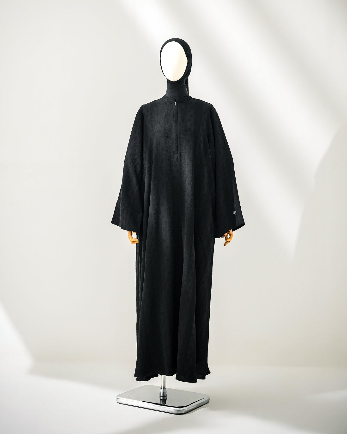Naeema Abaya