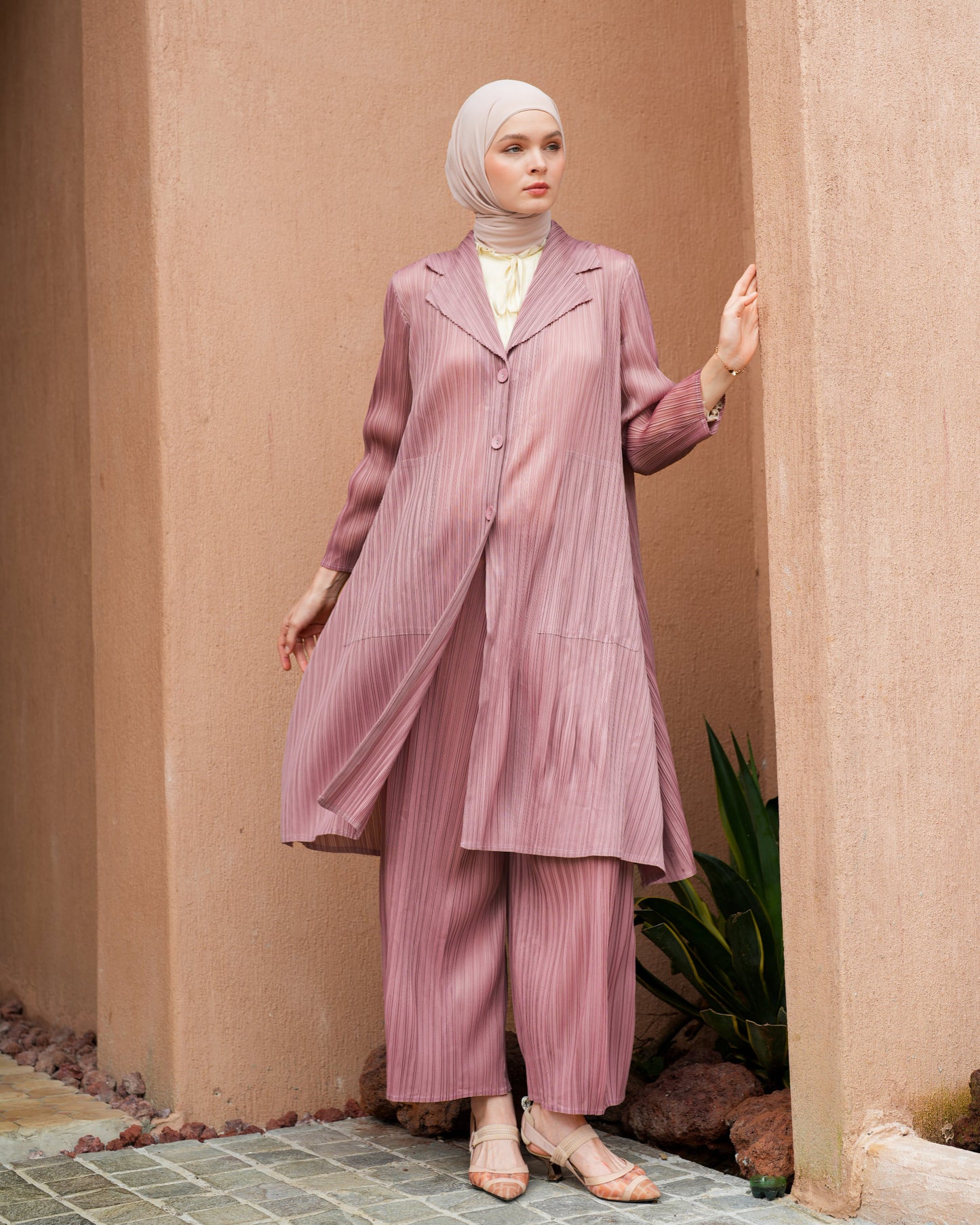 Ayumi Pleated Pants
