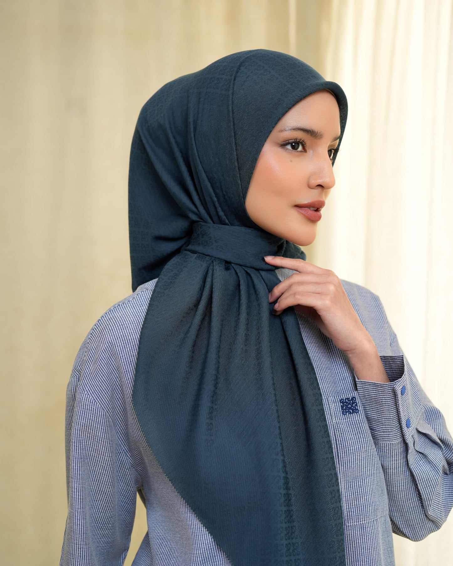 Faiba Emboss Scarf