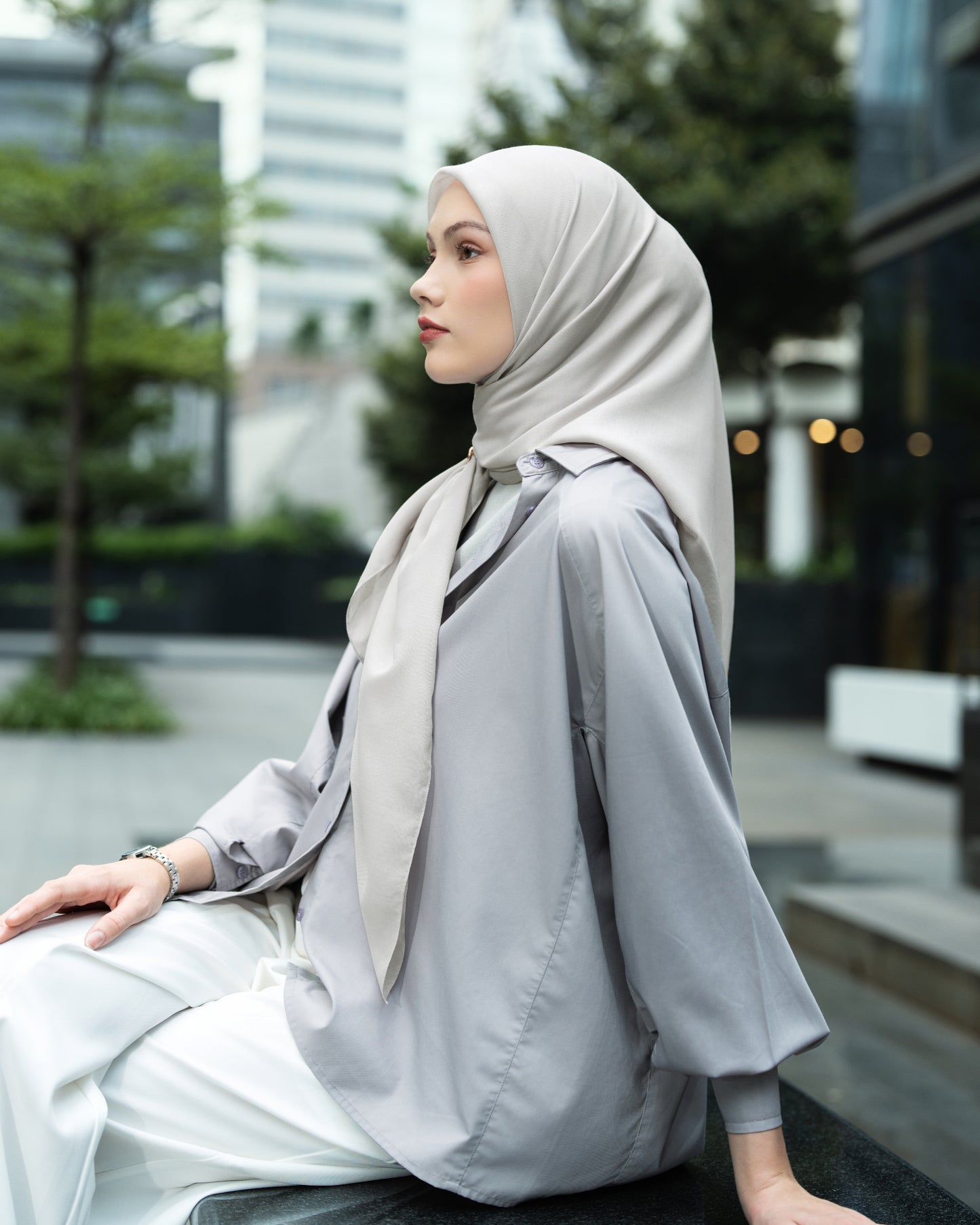 HL Voal Iron Black Logo