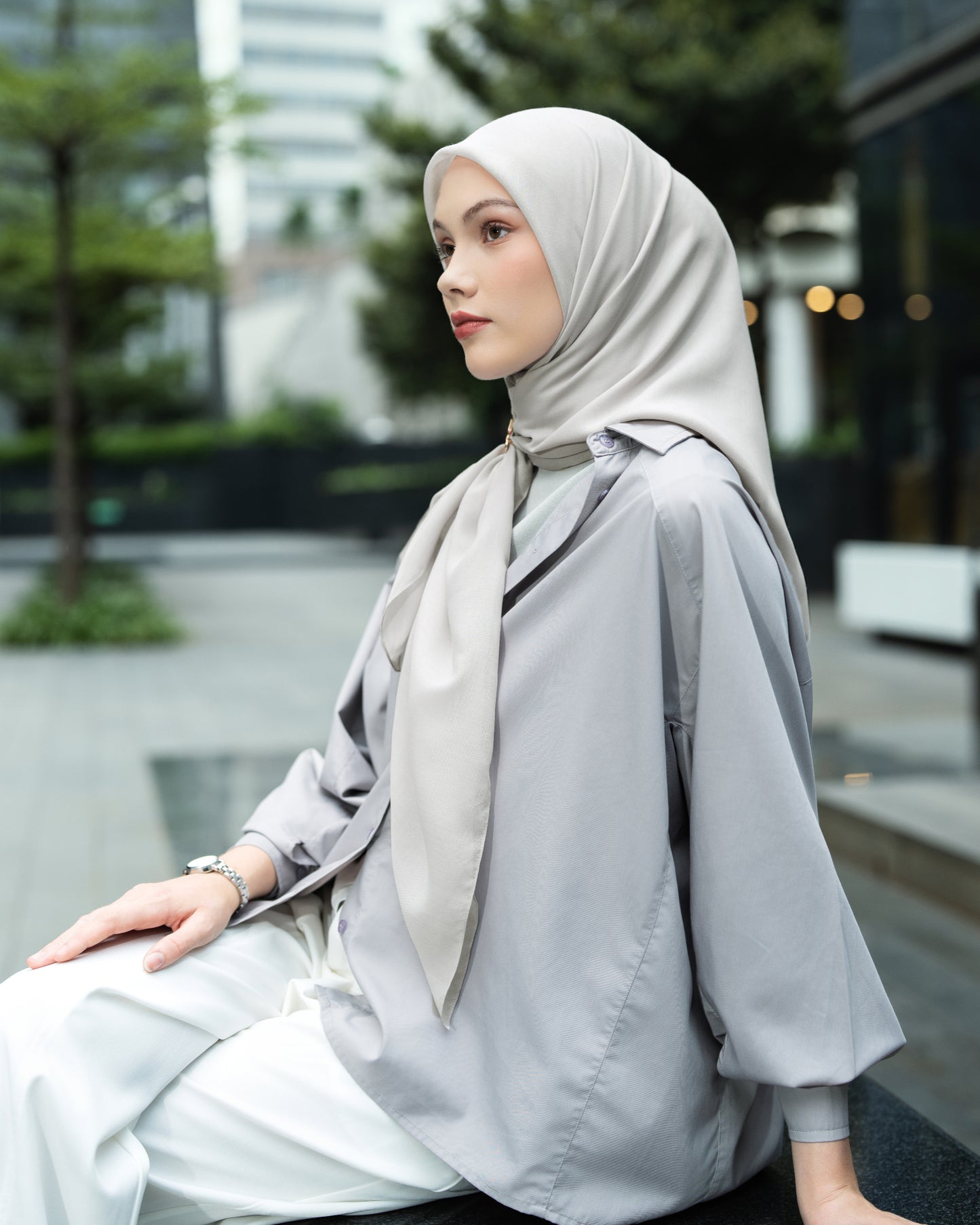 HL Voal Iron Black Logo