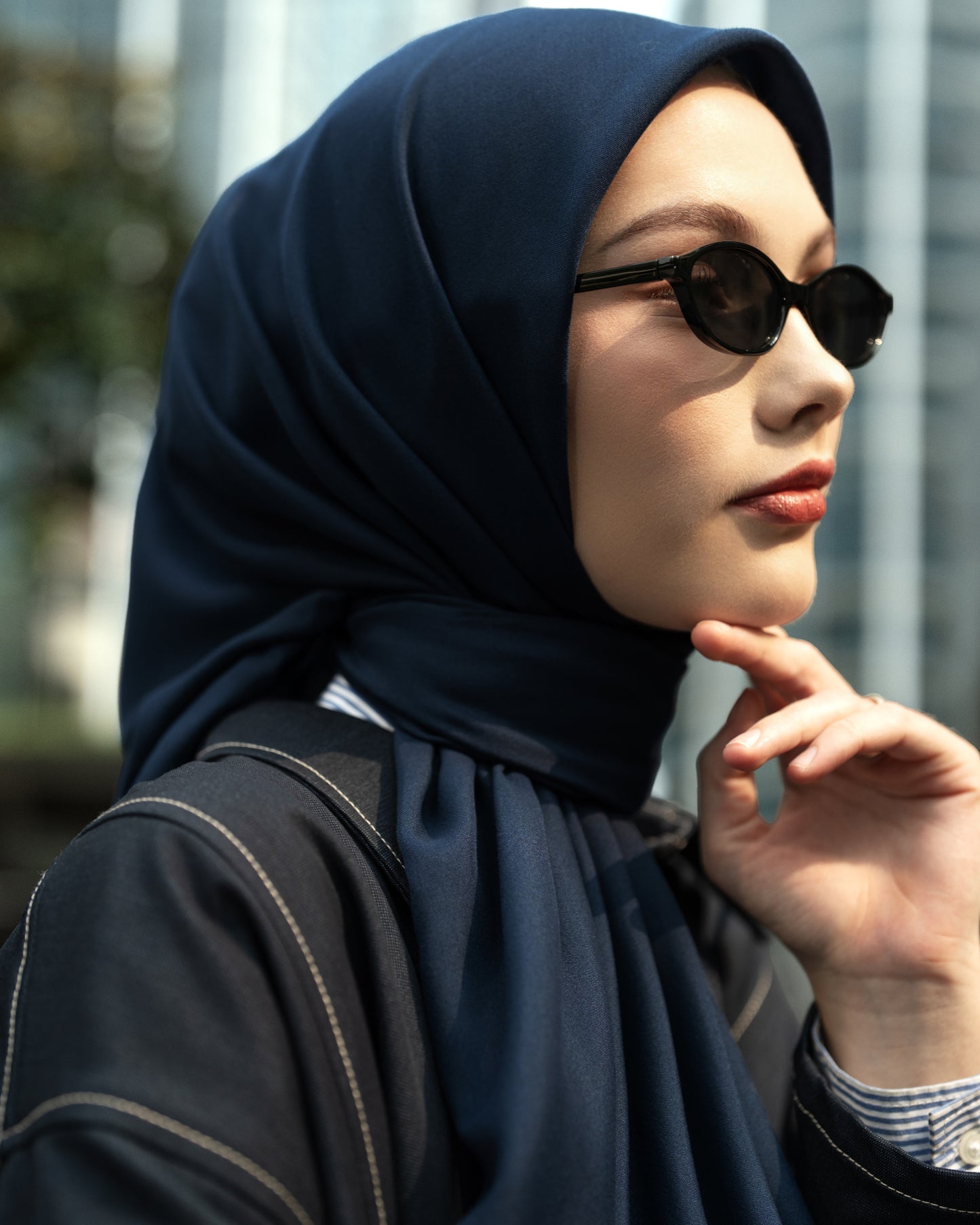 HL Voal Iron Black Logo