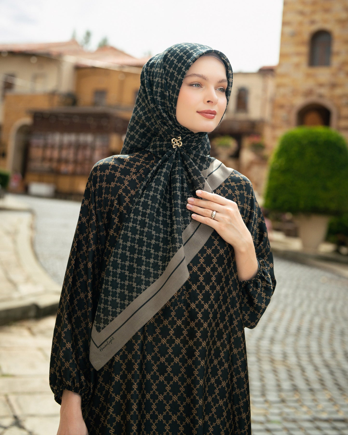 Serenite Scarf