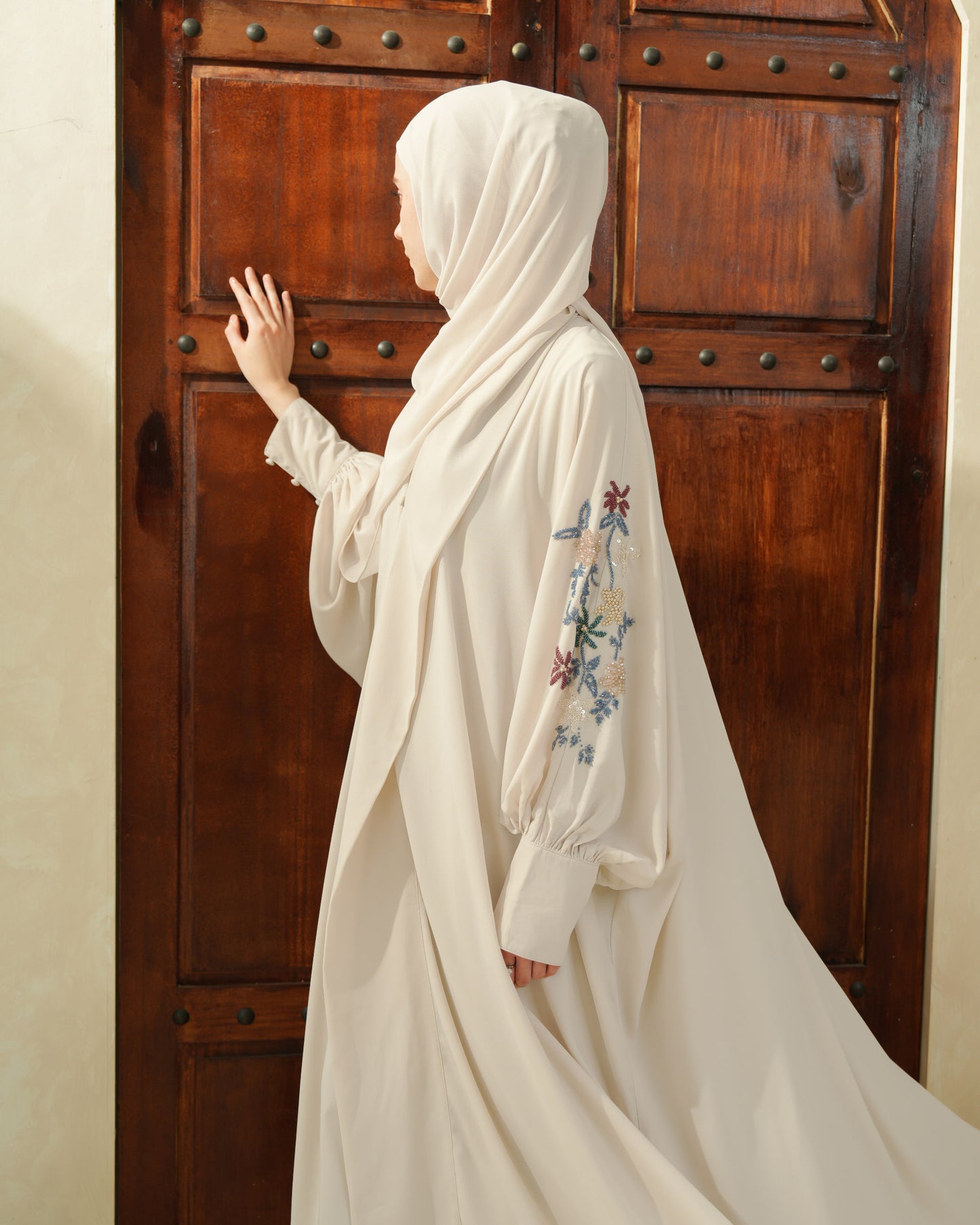 Zahira Abaya With Beads
